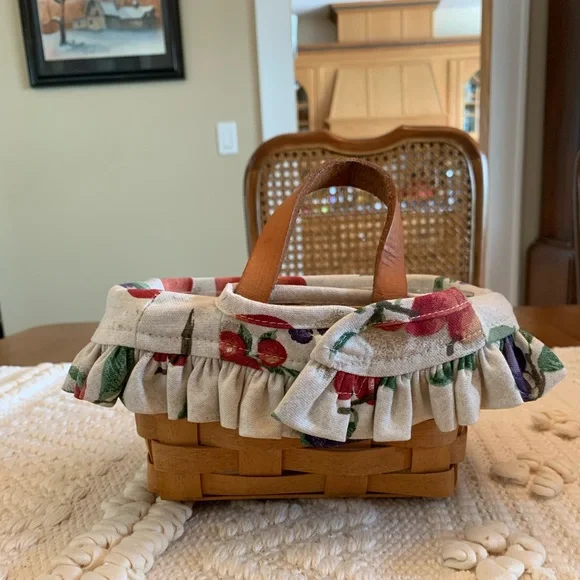 Longaberger Rectangle Hanging Basket with Leather Strap, Liner and Protector - Picture 5 of 10